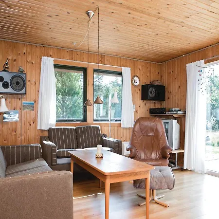 Three-bedroom Holiday In * Pandrup